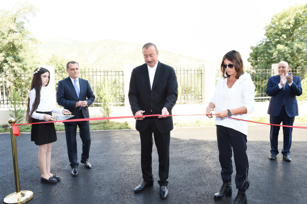 İsmayıllı rayonunun Lahıc qəsəbəsində yeni inşa olunan məktəb binası istifadəyə verilib